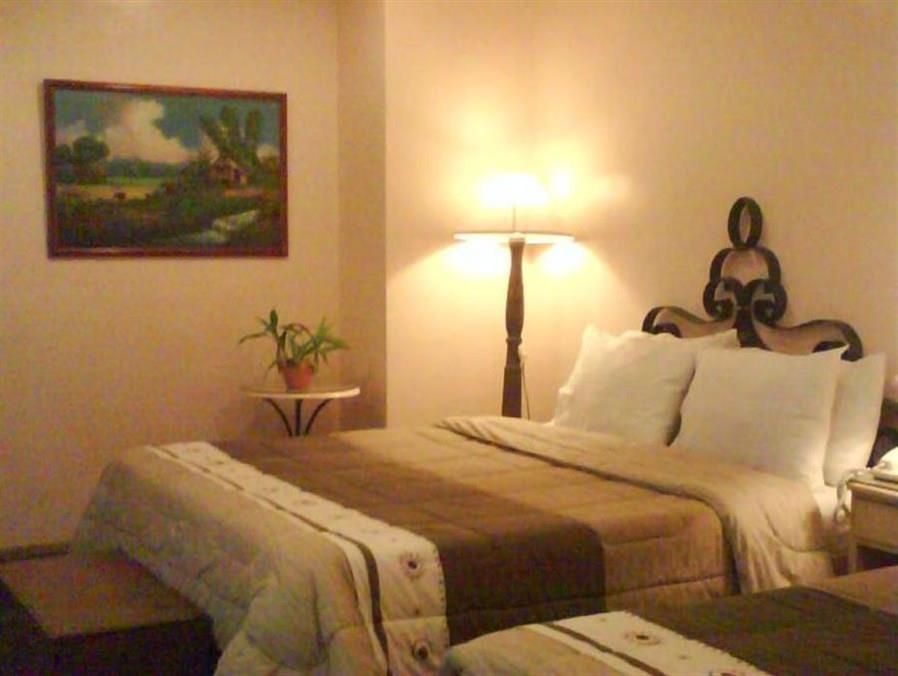 Roxas President'S Inn Bagian luar foto