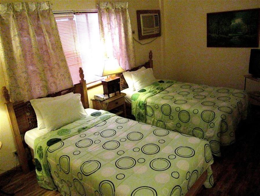Roxas President'S Inn Bagian luar foto